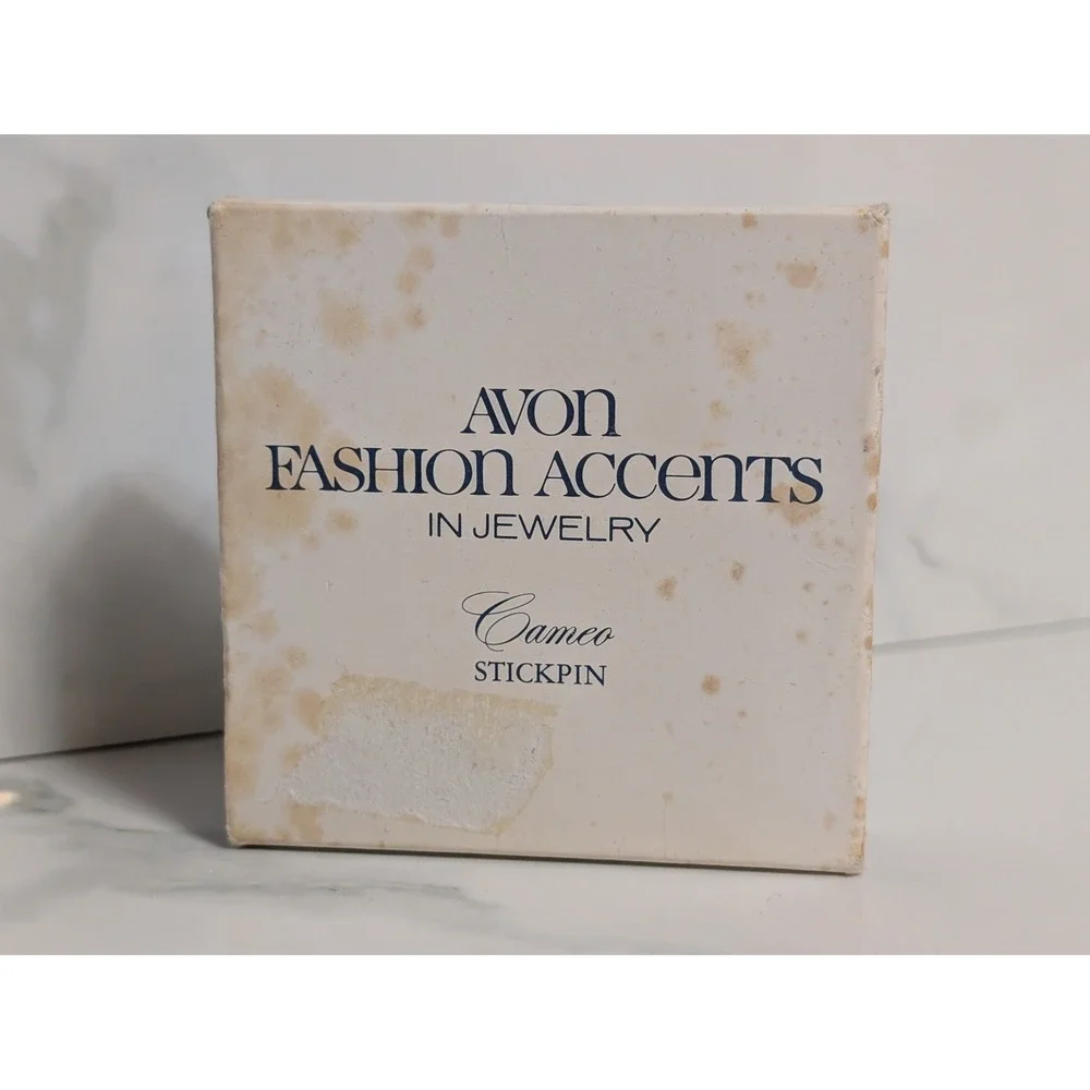 Vintage 1978 Avon Fashion Accents Cameo Stickpin‎ Gold Tone with Box